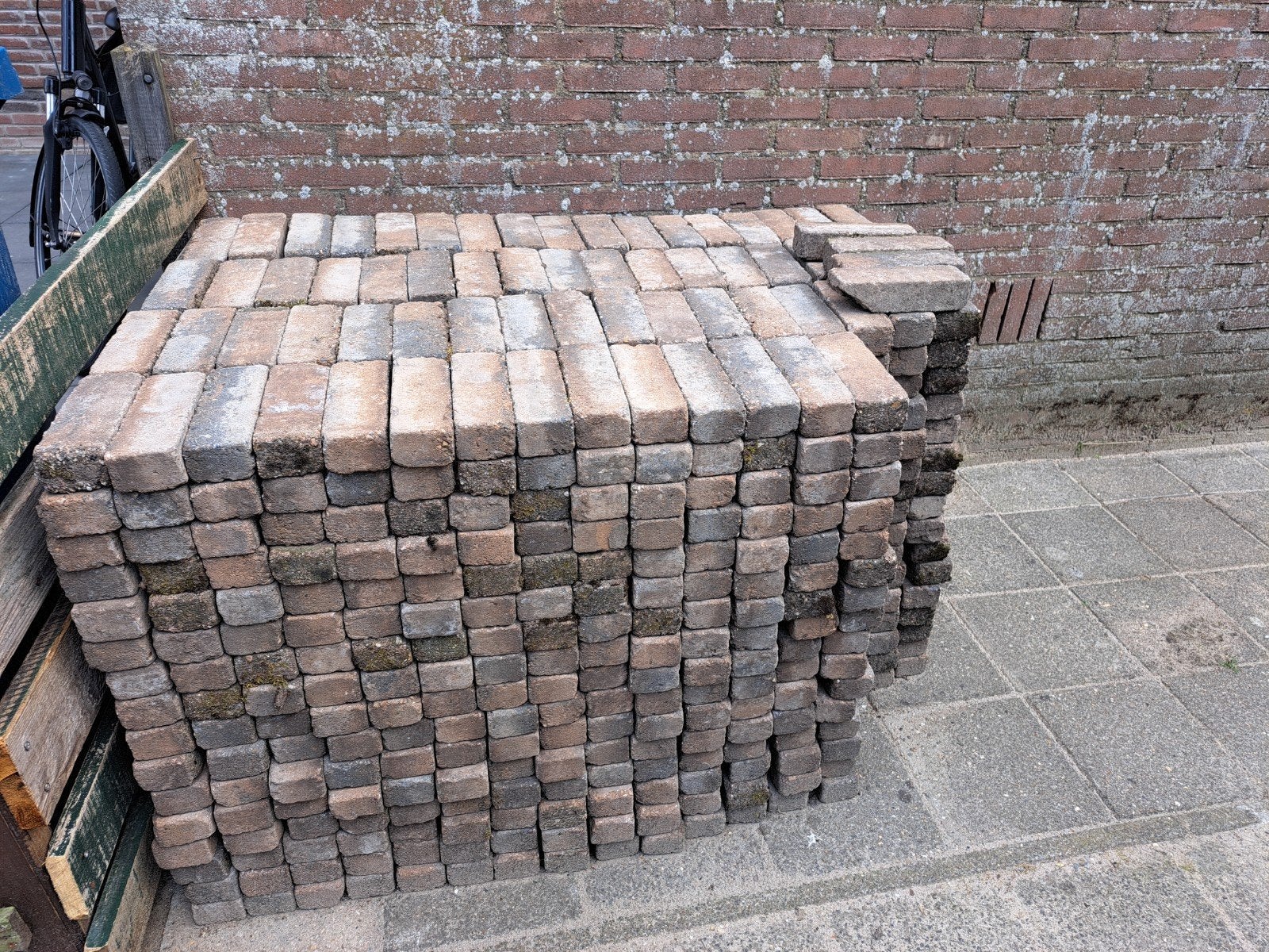 Klinkers 20 X 7 X 5  8 vierkantemeter, Tuin en Terras, Ophalen of Verzenden, Zo goed als nieuw