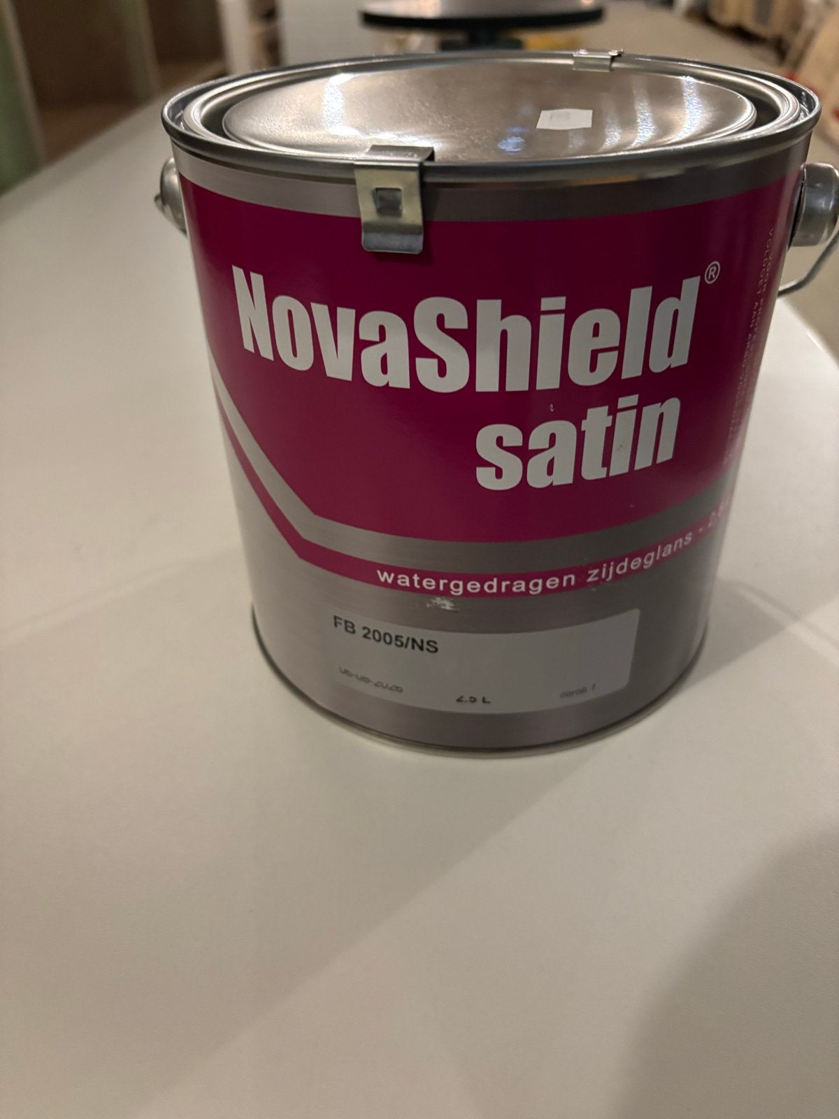 4 blikken NovaShield wit watergedragen satin lak, Doe-het-zelf en Verbouw, 10 tot 15 liter, Ophalen, Nieuw, Lak