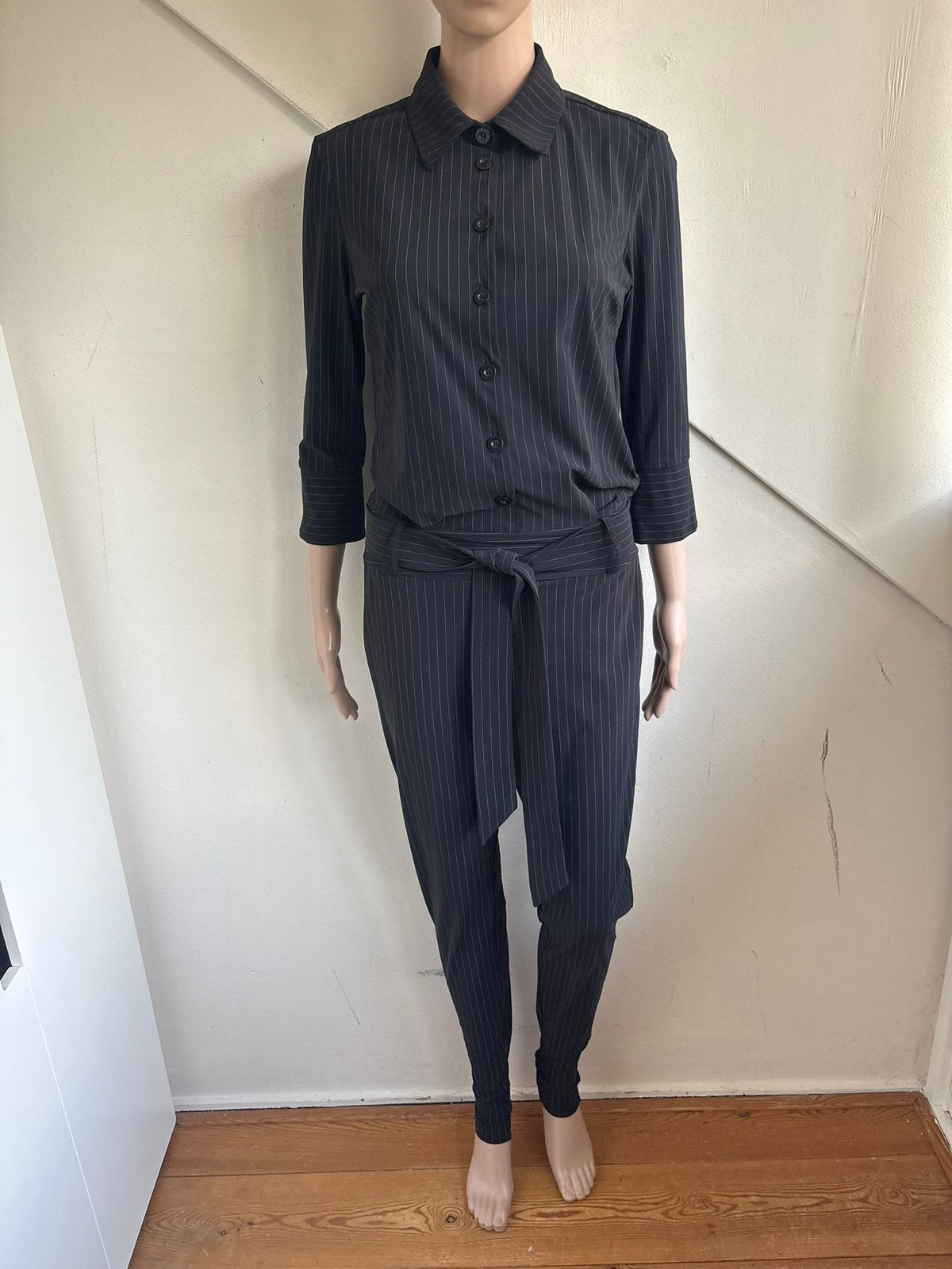 Studio Anneloes travelstof jumpsuit mt XS zwart krijtstreep, Verzenden, Zo goed als nieuw, Maat 34 (XS) of kleiner, Zwart