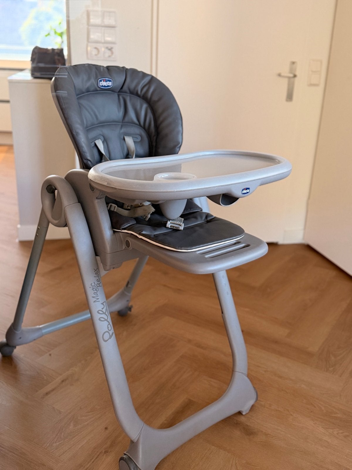 Chicco Polly Magic Relax meegroeistoel met verkleiner, Kinderen en Baby's, Ophalen, Zo goed als nieuw, Meegroeistoel, Afneembaar eetblad