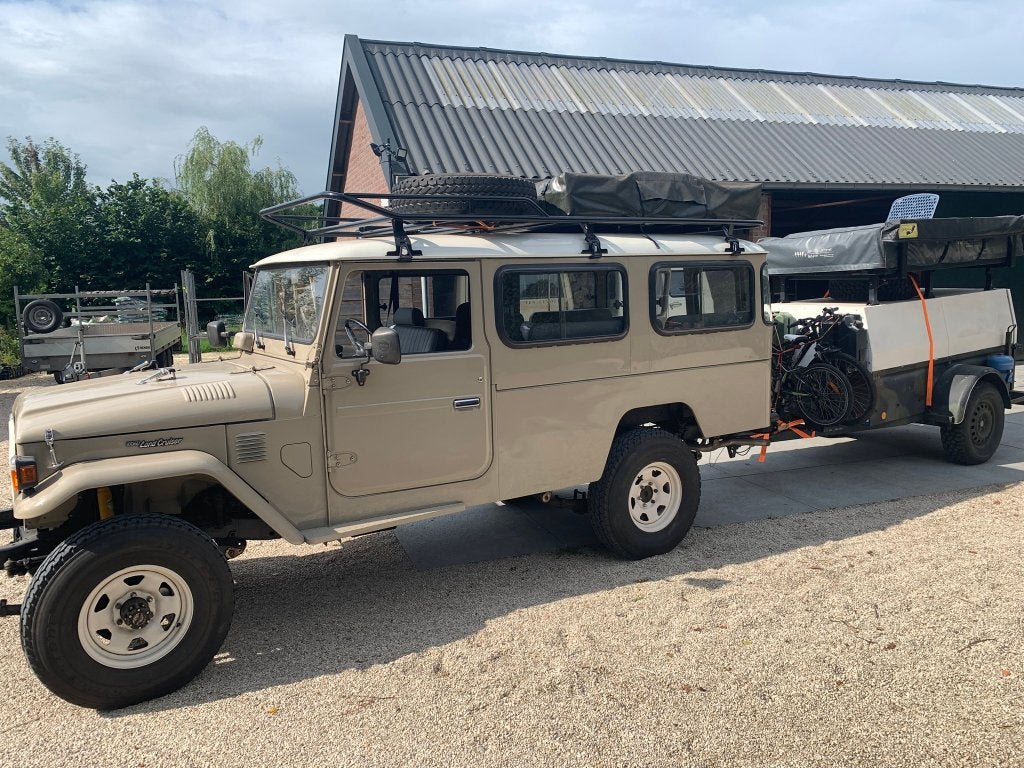 Toyota  landcruiser bj45 turbo 5 speed, Auto's, 3500 kg, Beige, Origineel Nederlands, Vierwielaandrijving