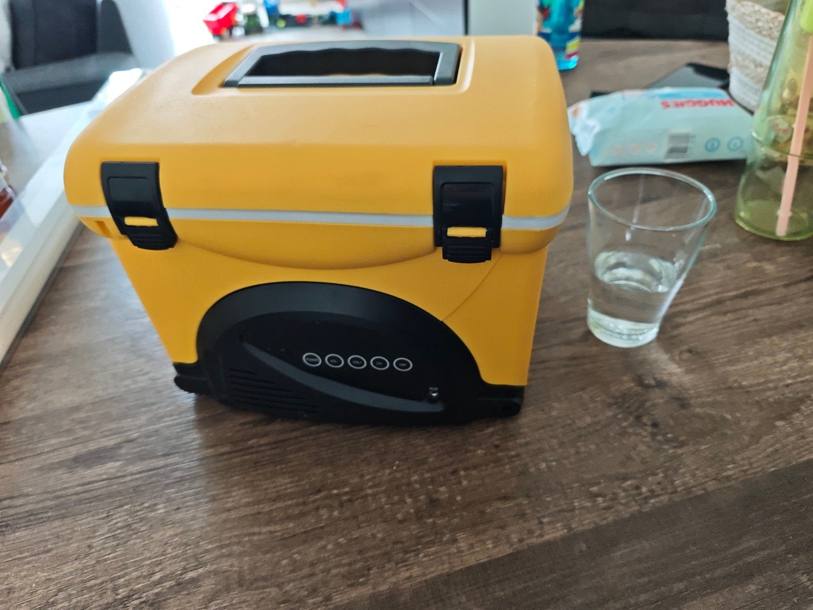 Kleine koelbox met speaker, Caravans en Kamperen, Ophalen, Koelelement