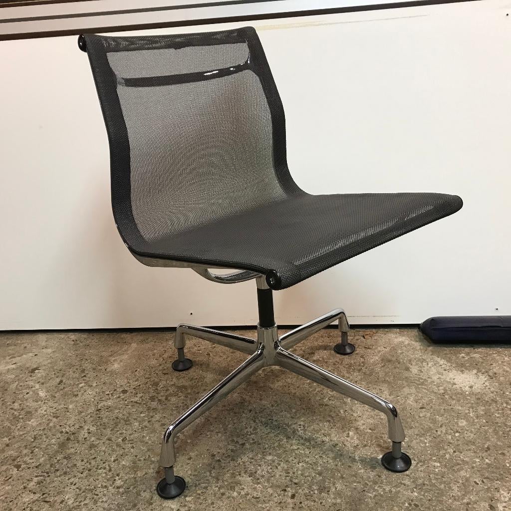IZGS Vitra EA 105 106 stoel grijs netweave chroom draaibaar, Ophalen, Zo goed als nieuw, Nvt, Nvt