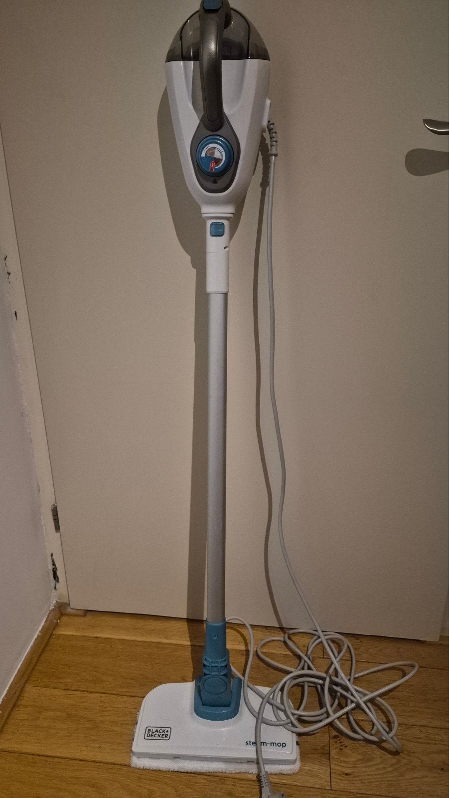 Black+Decker Steam-mop Stoomreiniger - Zo goed als nieuw, Overige merken, Ophalen of Verzenden, Geschikt voor harde vloeren, Reservoir