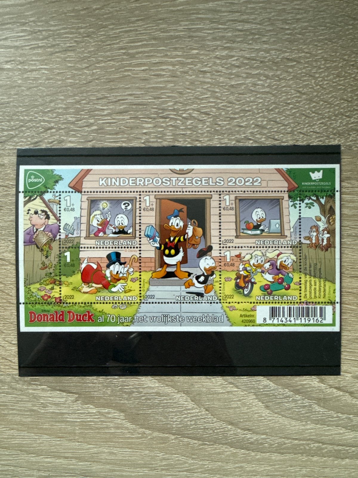 Kinderpostzegels 2022 Donald Duck 70 jaar velletje, Postzegels en Munten, Postzegels | Nederland, Ophalen of Verzenden, Na 1940