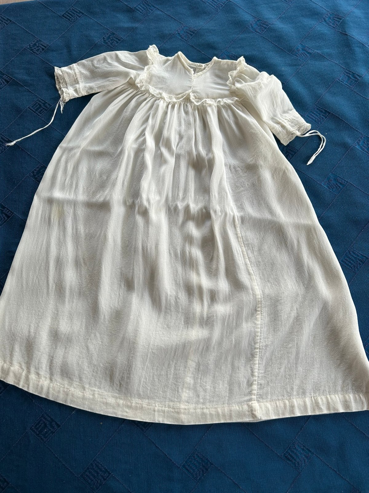 Doopjurkje en kanten schouderdoek uit 1943, Verzenden, Kinderen