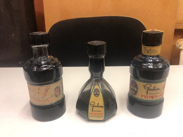 Inktpotjes met origineel etiket, Ophalen
