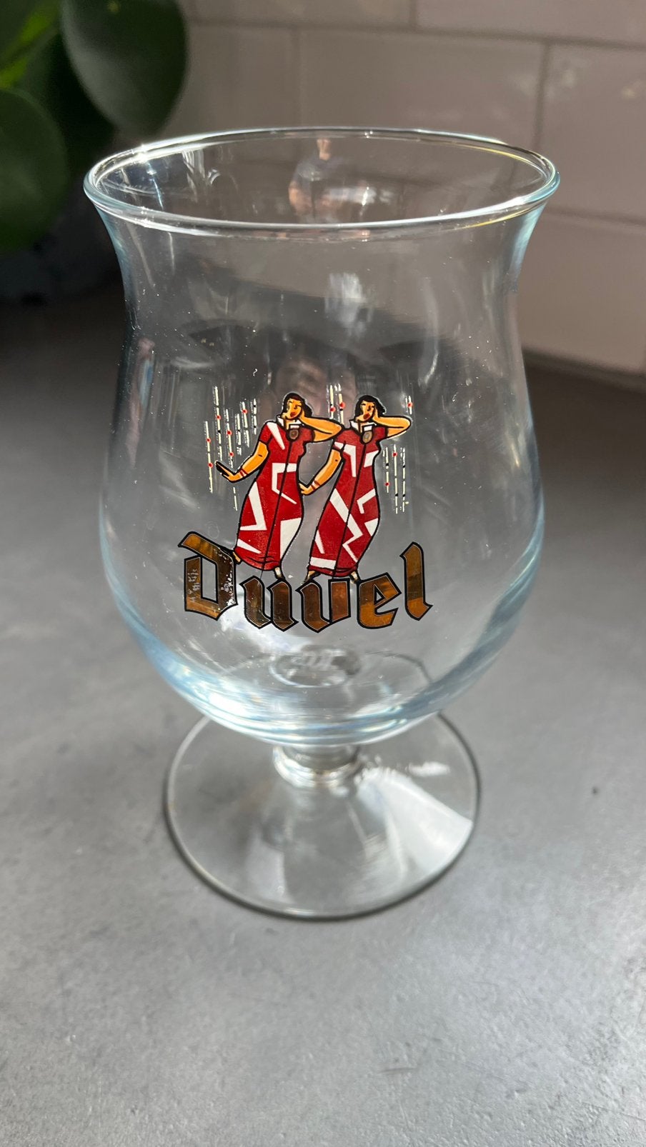Zeldzaam Duvel Jaarglas 2004 Dansende Dames (Limited Edition, Ophalen of Verzenden, Glas of Glazen, Duvel