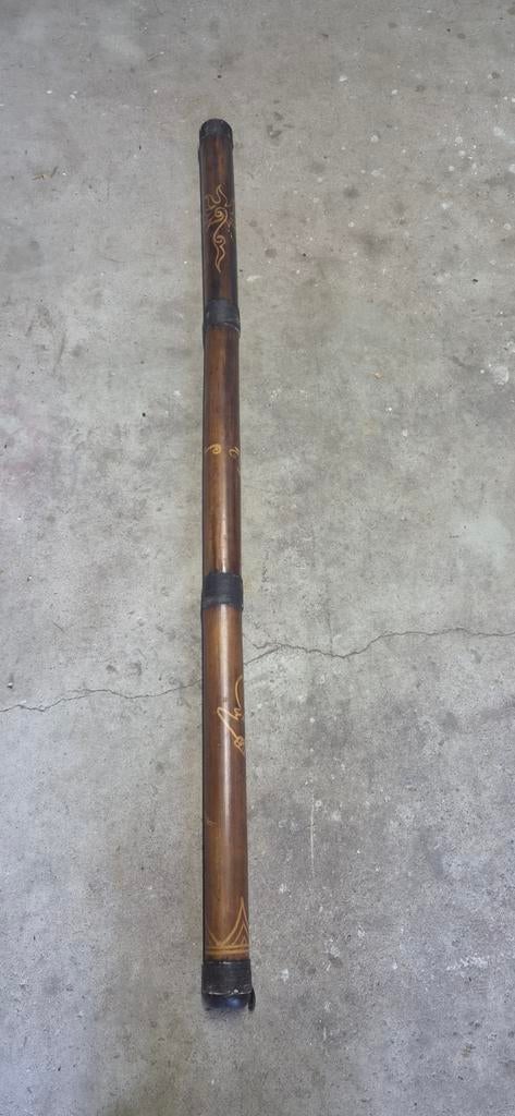 Bamboe didgeridoo met decoratie, Muziek en Instrumenten, Blaasinstrumenten | Didgeridoos, Ophalen