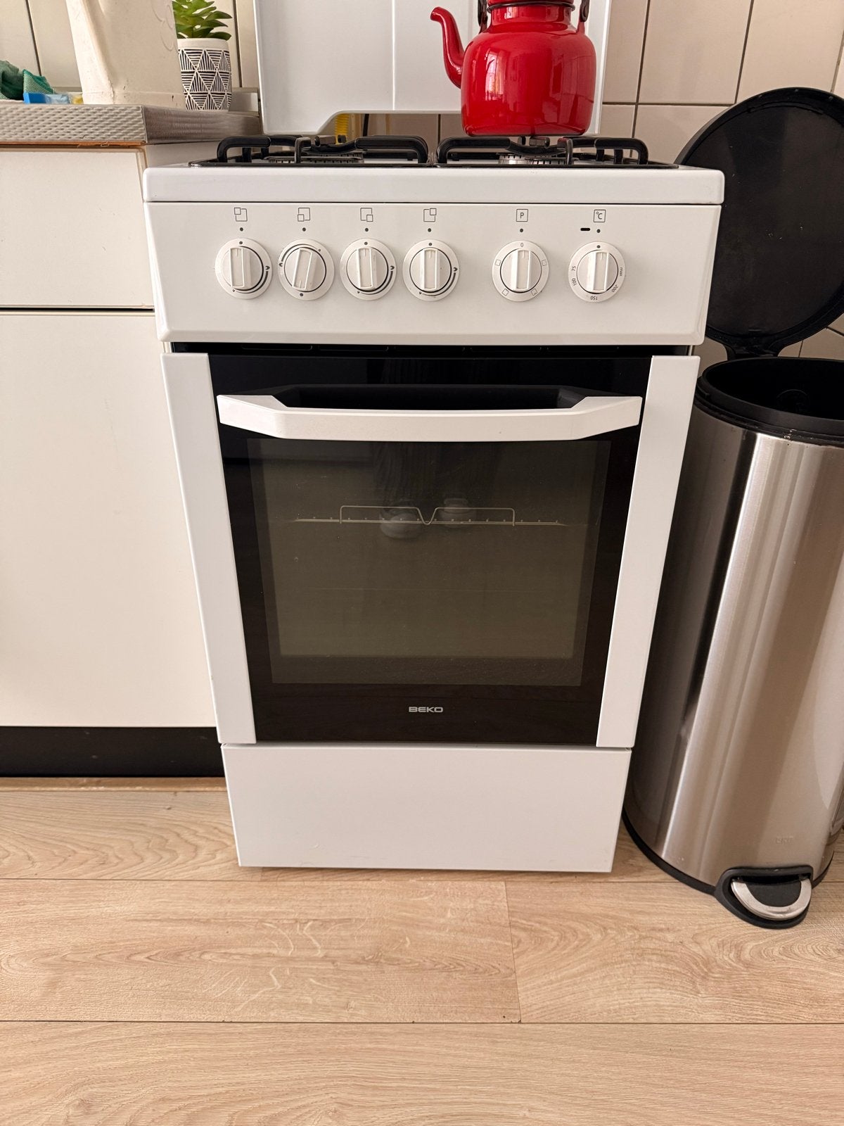 Beko Vrijstaand Gasfornuis met Oven - Wit, Ophalen, Gebruikt, 4 kookzones, Gas