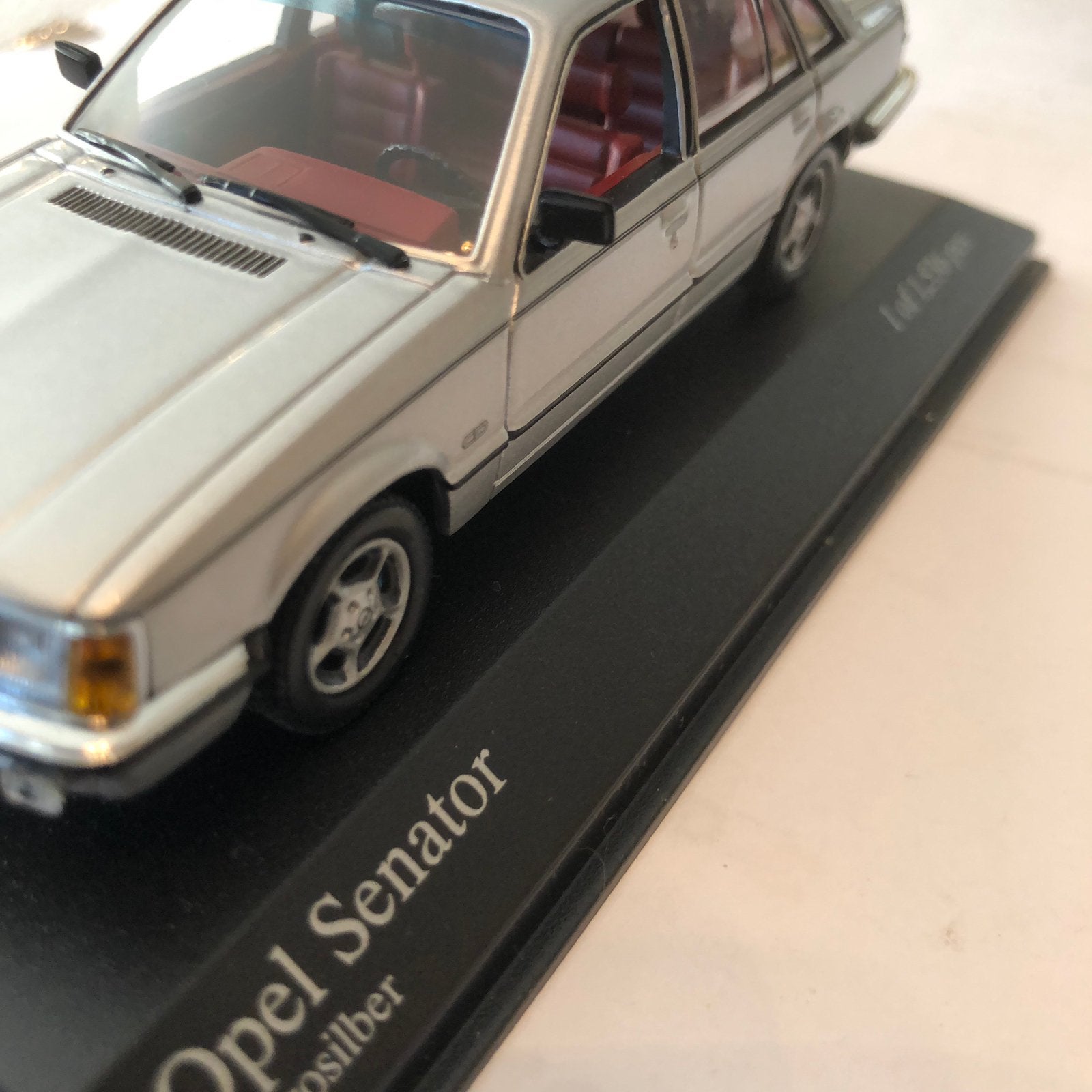 Van MINICHAMPS OLD STOCK  OPEL SENATOR 1980, Ophalen of Verzenden, Zo goed als nieuw, Auto, MiniChamps