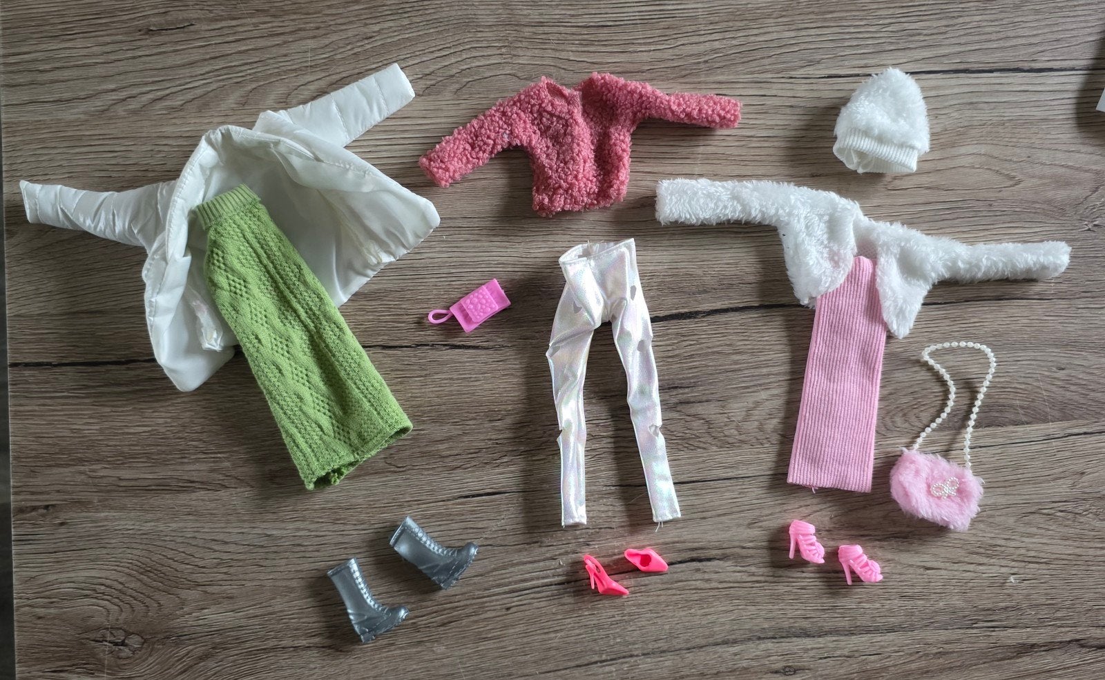 Modepop Kleding Set – Geschikt voor Barbie – 14 delig, Verzamelen, Ophalen of Verzenden, Nieuw, Kleertjes