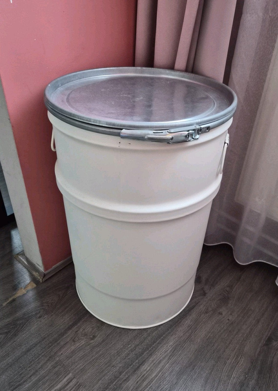 Olievat opberg/Bijzettafel / Plantenbak, Huis en Inrichting, Ophalen, Nieuw, IJzer, Met deksel