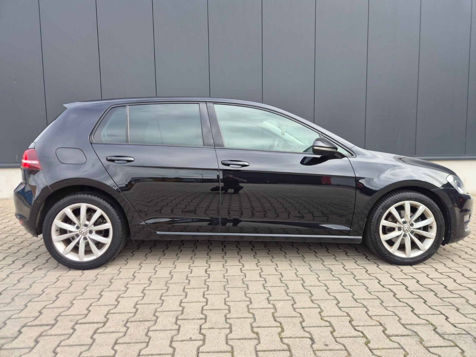Foto 3 van Volkswagen Golf 1.2 TSI 77KW 5D DSG 2014 Zwart