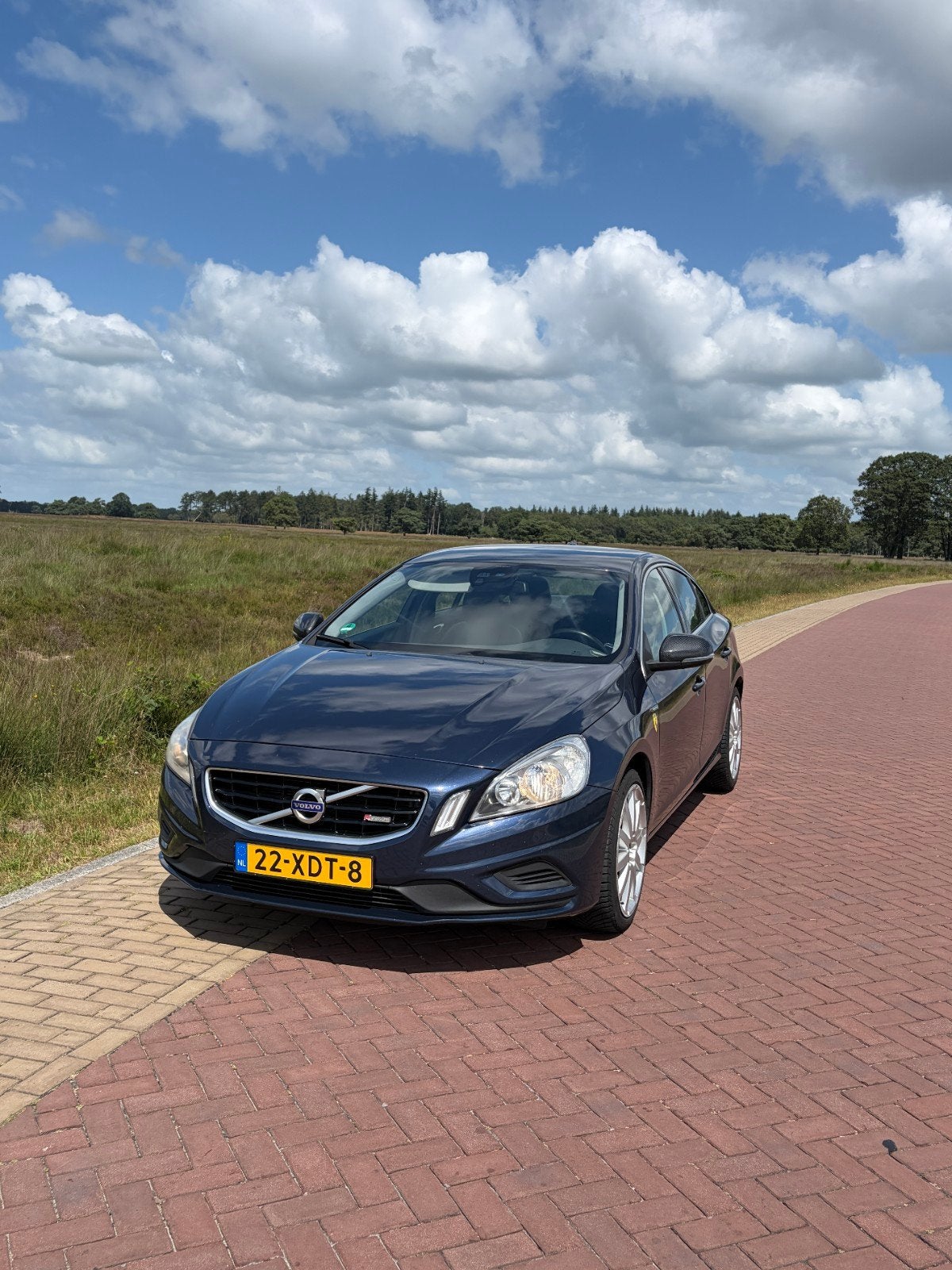 Volvo S60 1.6 T3 R-Design | Leer | Stoelvw. | Nieuwe Motor (, Voorwielaandrijving, 1596 cc, Zwart, 4 cilinders