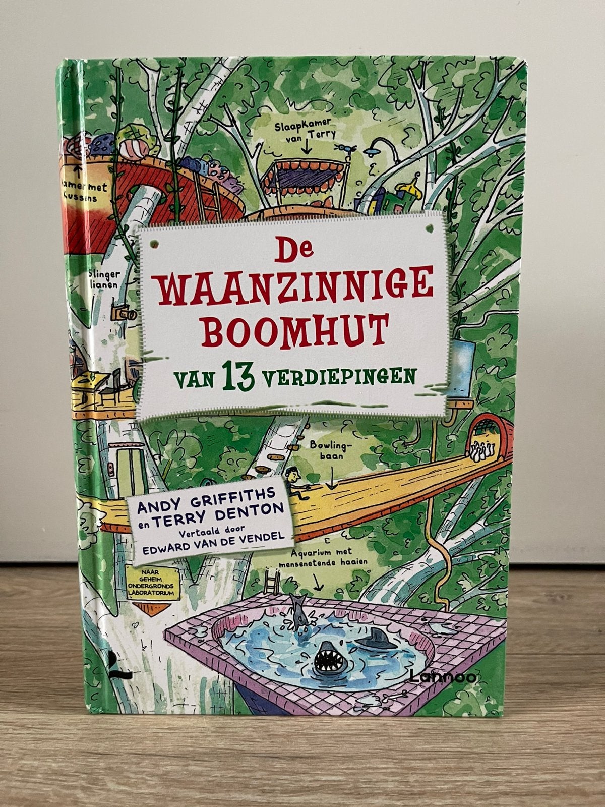 De waanzinnige boomhut van 13 verdiepingen deel 1, Ophalen of Verzenden, Zo goed als nieuw