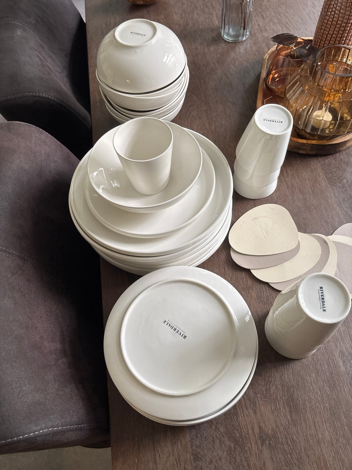 Riverdale Servies Set: Bekers, Schaaltjes en Borden t eanb, Huis en Inrichting, Ophalen, Gebruikt, Overige merken, Keramiek