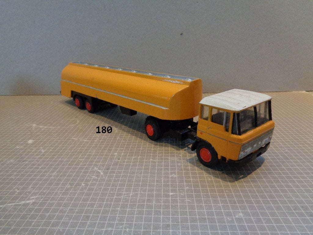 lion daf 2600 met tankwagen geel code 3, Ophalen of Verzenden, Zo goed als nieuw, Bus of Vrachtwagen, Lion Toys