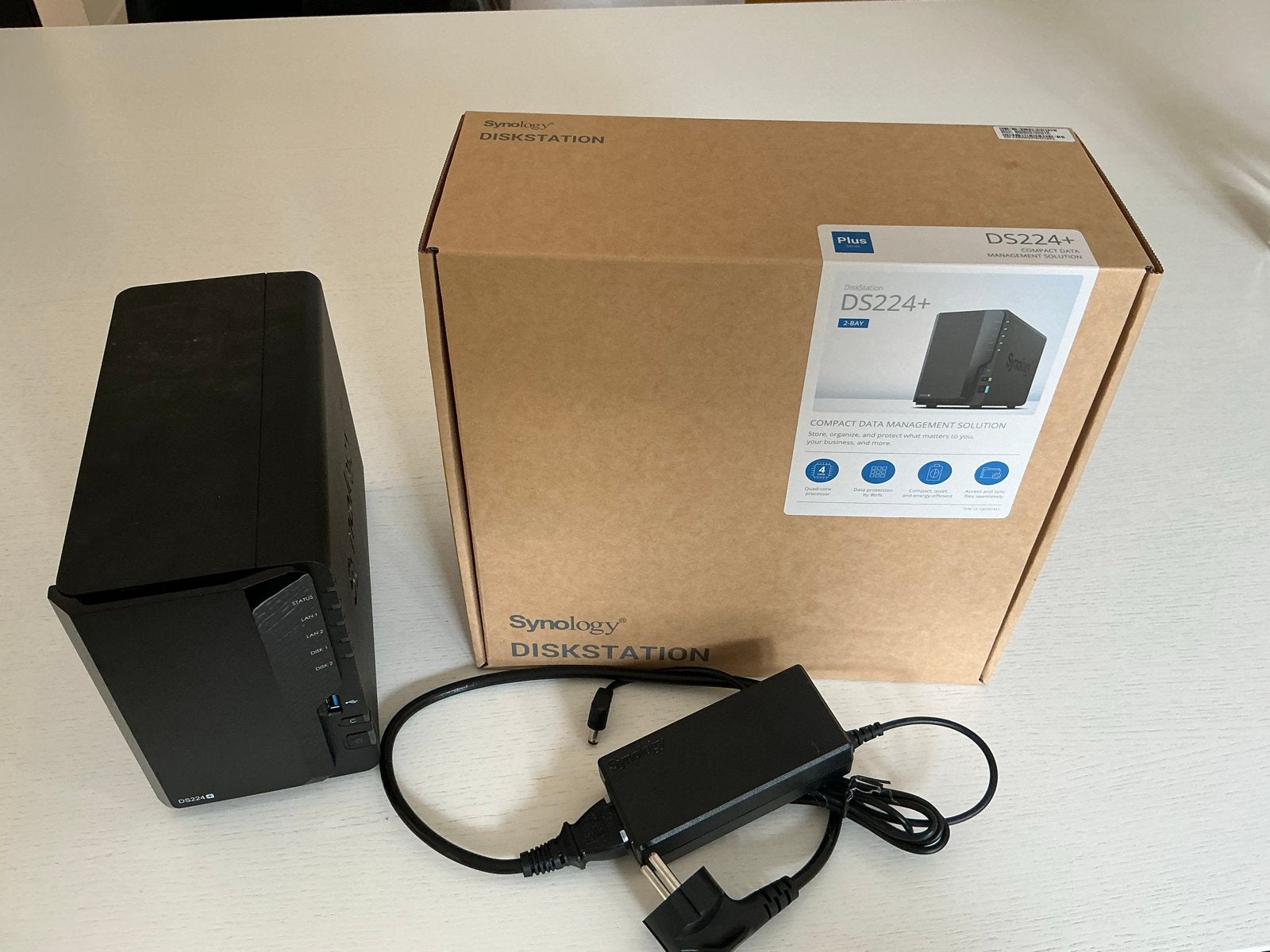Synology DS224+ NAS met 2x 1TB Seagate IronWolf HDD's, Computers en Software, Ophalen of Verzenden, Zo goed als nieuw