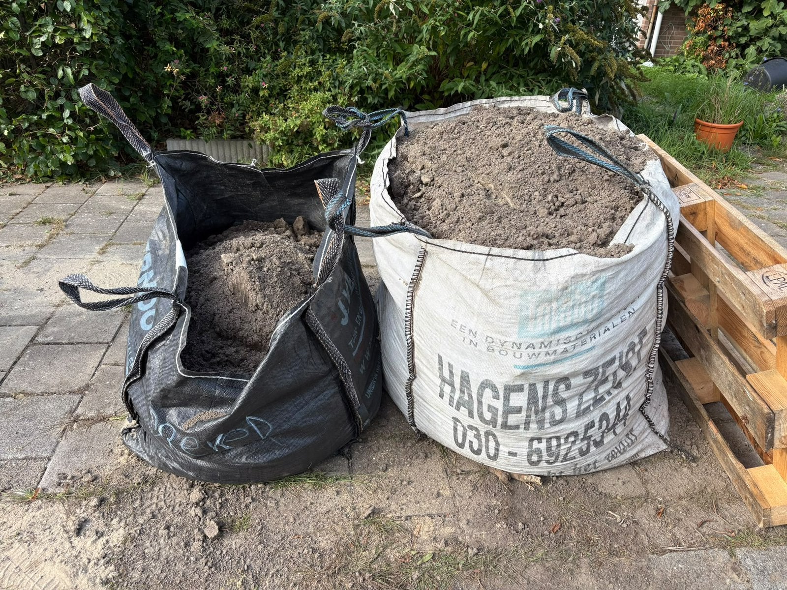 Zwarte grond/tuinaarde, gratis ophalen, Tuin en Terras, Ophalen, Zo goed als nieuw, Overige typen