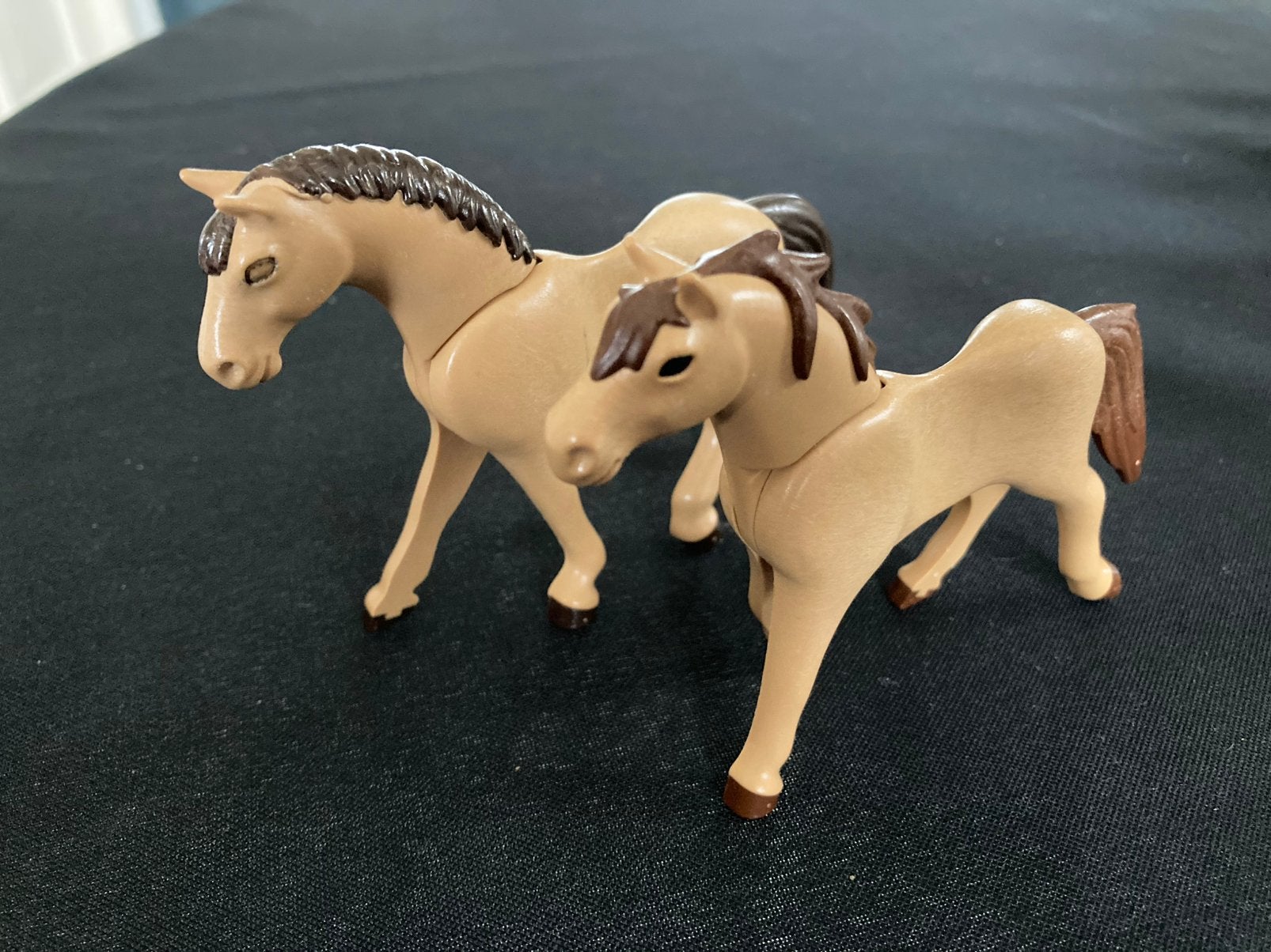 Playmobil beige paarden., Ophalen of Verzenden, Zo goed als nieuw