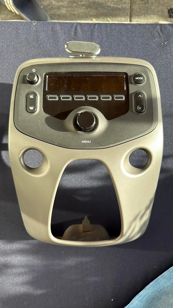 Originele Peugeot autoradio (OEM) model 108, Ophalen of Verzenden, Zo goed als nieuw