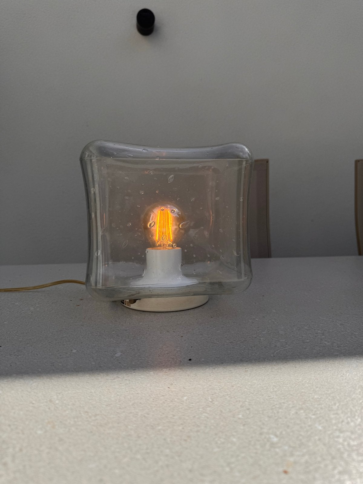 Mooie vierkante tafellamp met glazen kap, Wit, Ophalen of Verzenden, Inclusief lichtbron, Modern