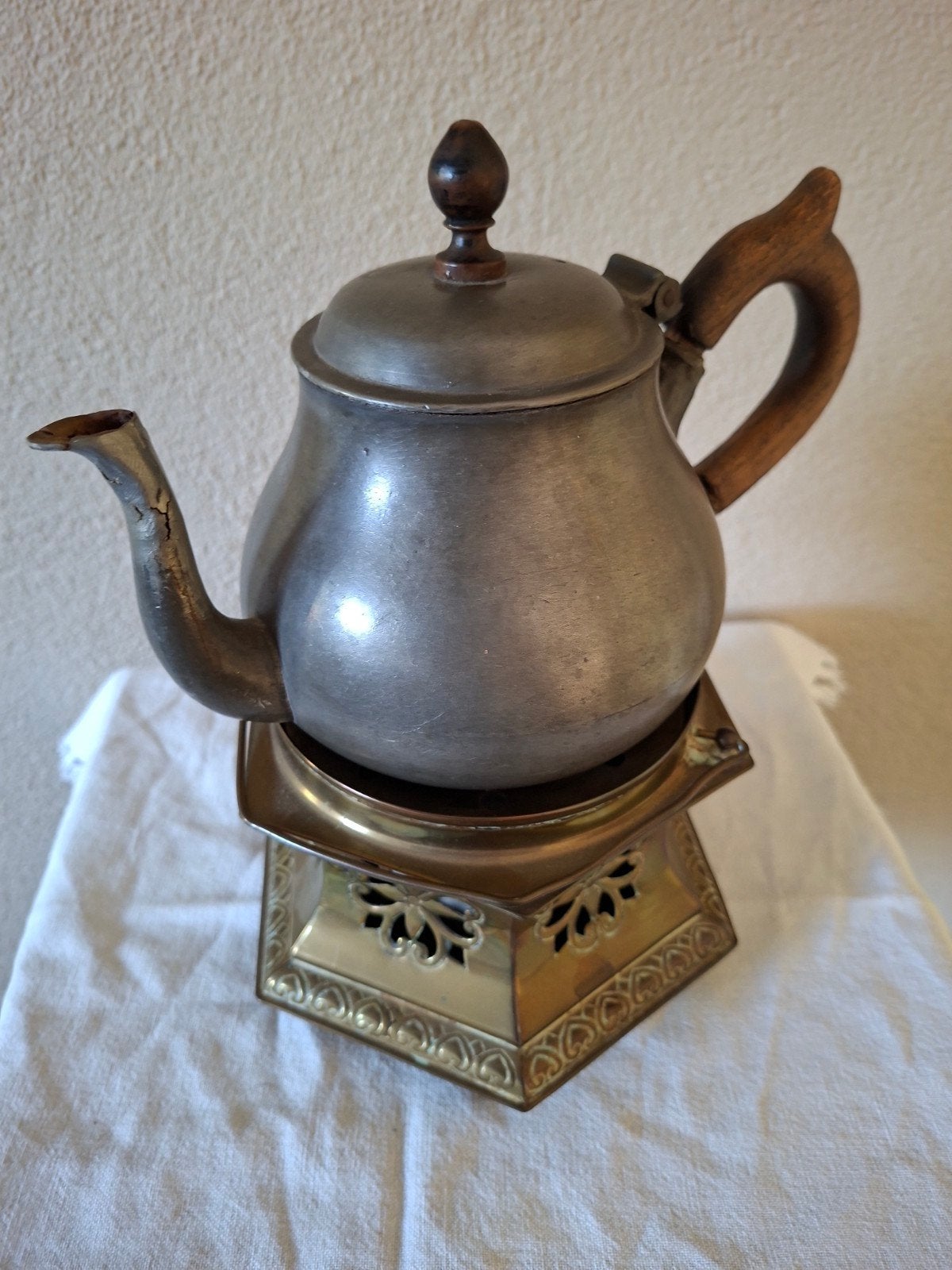 Antieke Tinnen Theepot met Koperen Zeshoekig Rechaud

Antiek, Ophalen of Verzenden