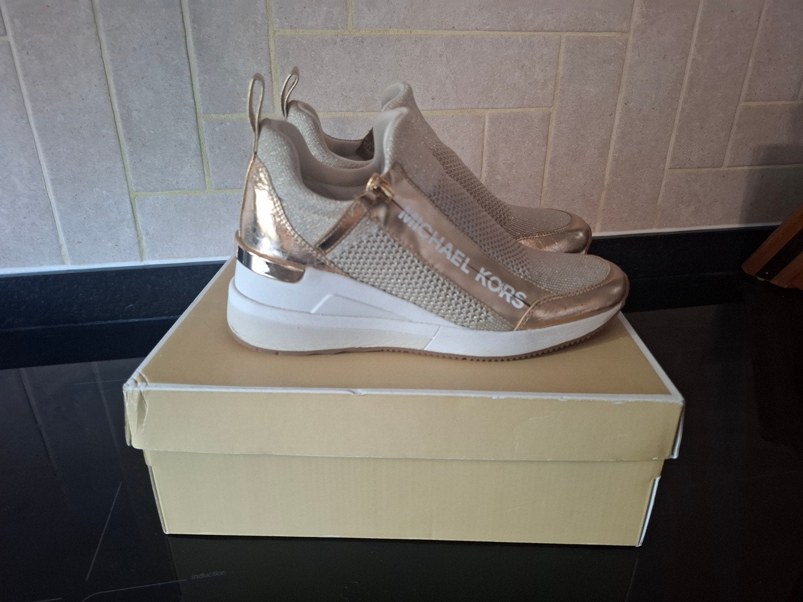 MICHAEL KORS design sneakers Willis, mt 37, Kleding | Dames, Ophalen of Verzenden, Zo goed als nieuw, Sneakers of Gympen