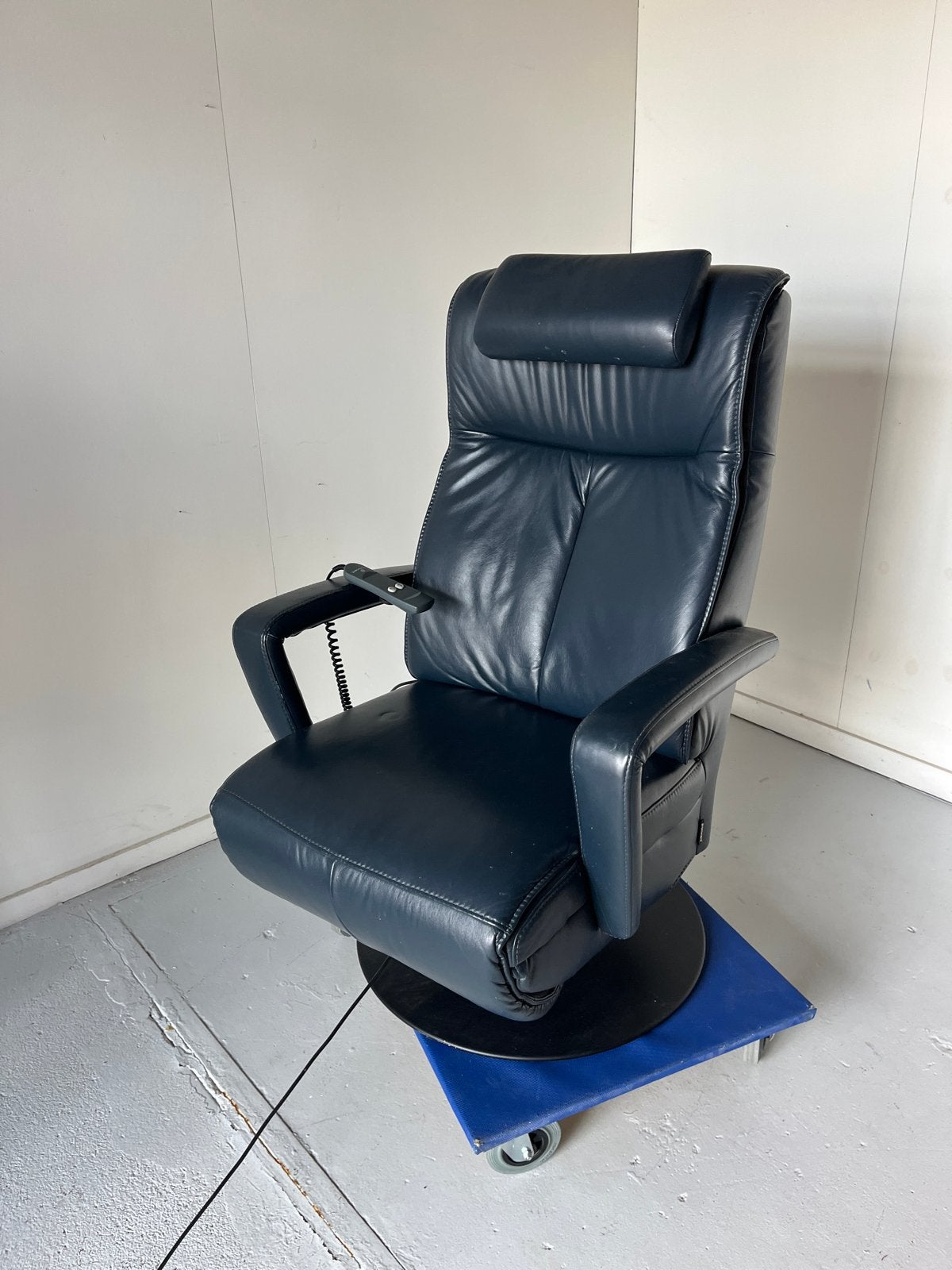 Fauteuil (Prominent, sta-op, leder, blauw), Ophalen, Modern, relax, Blauw, Leer