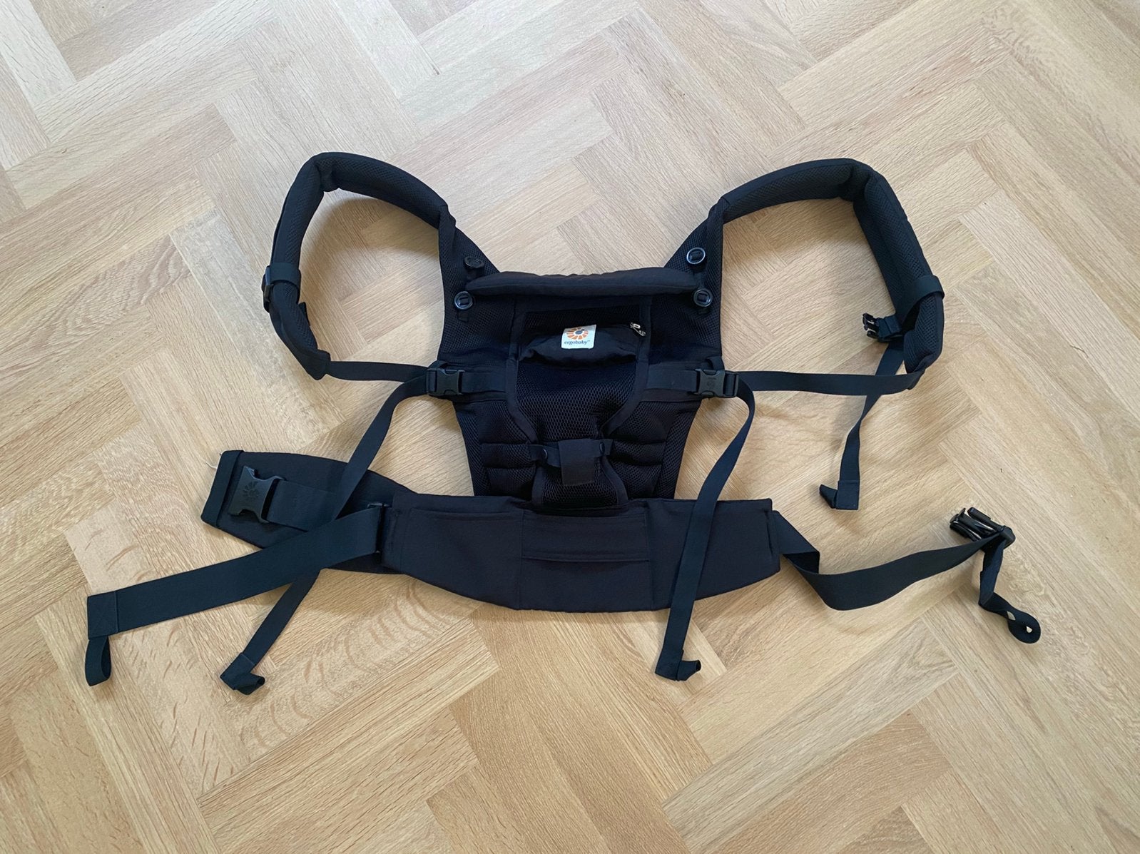 Ergo baby 360 van zwart mesh, Kinderen en Baby's, Babydragers en Draagdoeken, Buik of Rug, Zo goed als nieuw, Draagzak, Ophalen