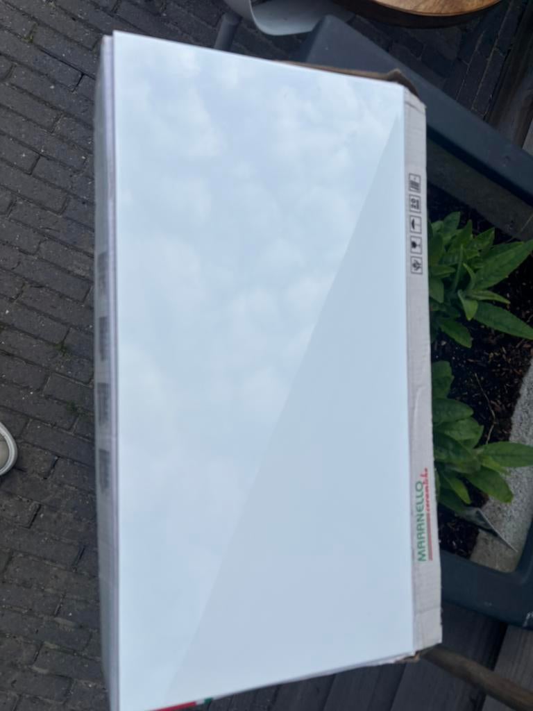 Nieuwe 300x600 tegels wit, Doe-het-zelf en Verbouw, Tegels, 60 cm of meer, Nieuw, Ophalen of Verzenden, 10 m² of meer