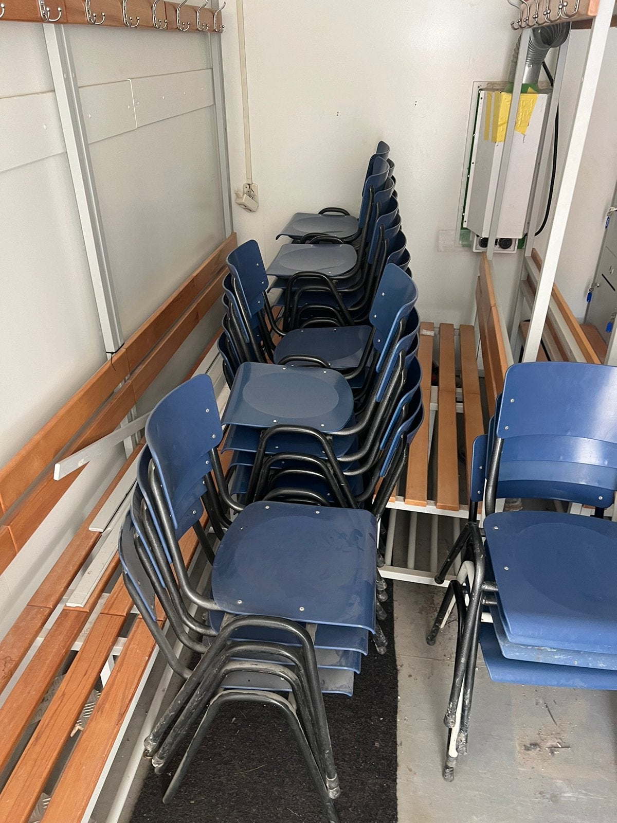 50 stoelen, Antiek en Kunst, Antiek | Meubels | Stoelen en Banken, Ophalen