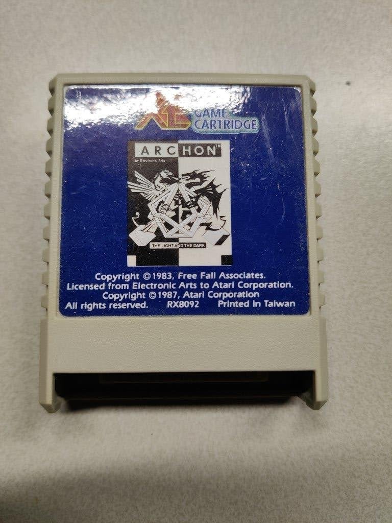 Archon - Atari XL/XE Cartridge - RX8092 - Taiwan Versie, Spelcomputers en Games, Ophalen of Verzenden, Zo goed als nieuw, Met 2 controllers