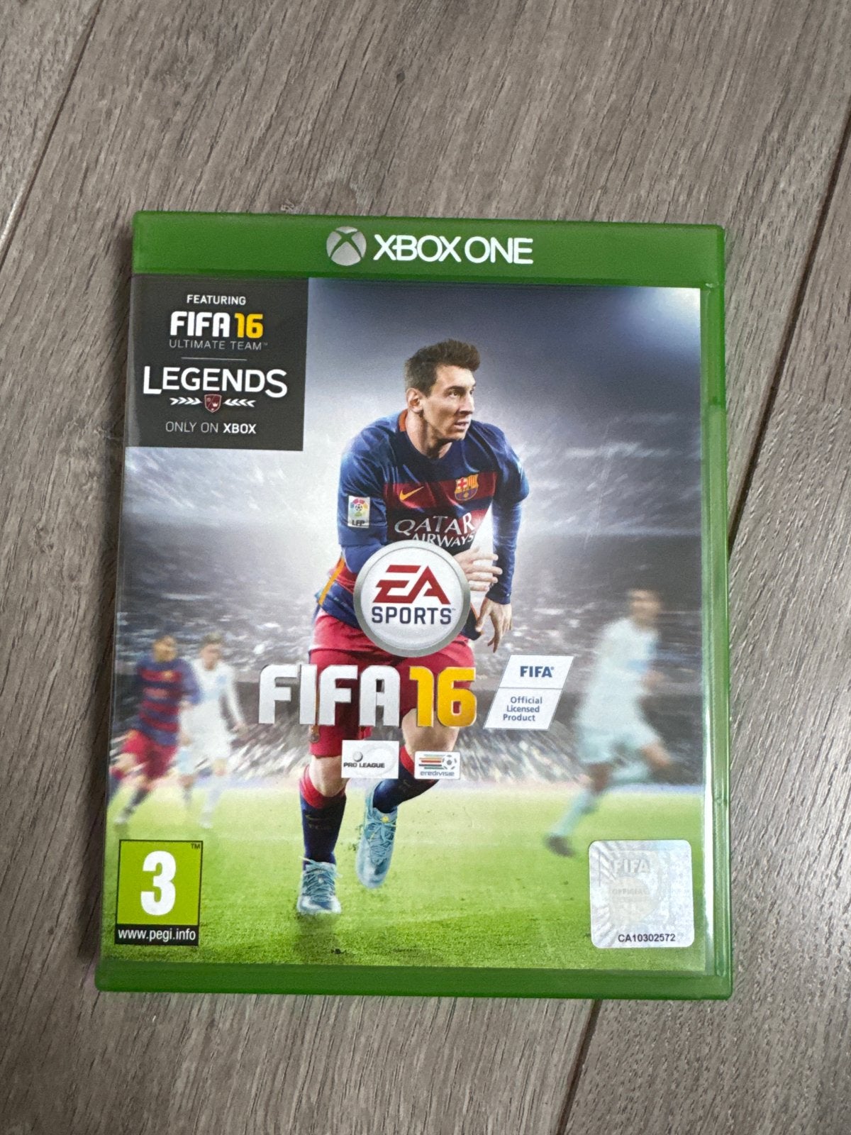 FIFA 16 Xbox One - Voetbalgame met Messi op cover