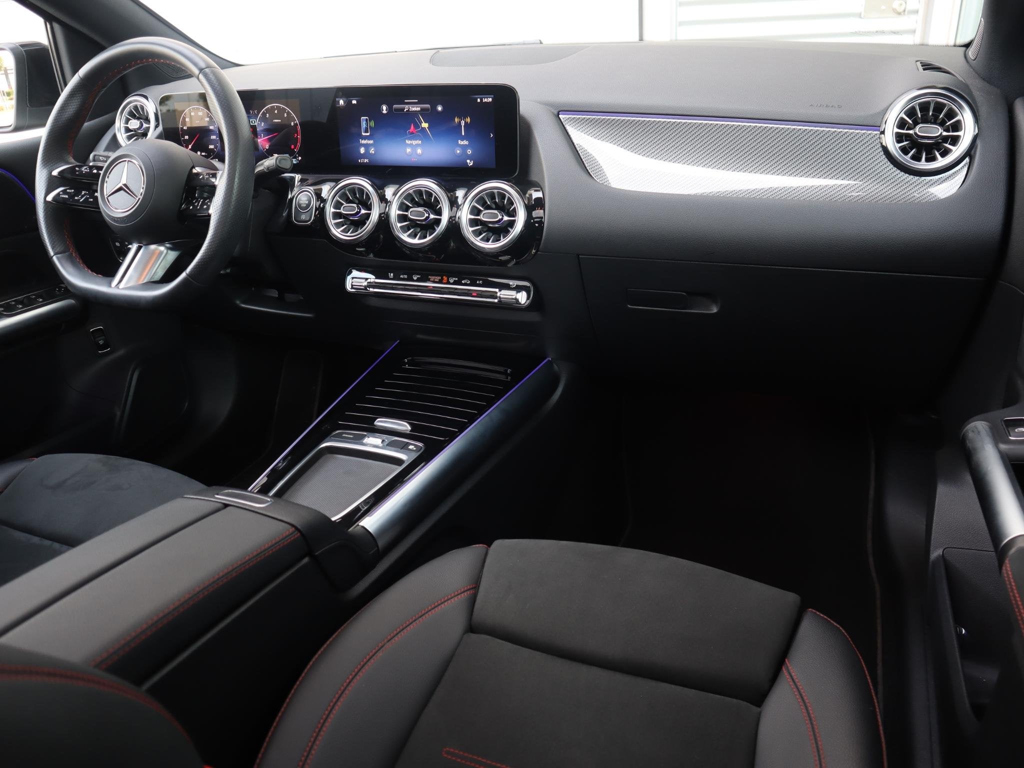Mercedes-Benz B-klasse 200 AMG Line, Auto's, Stof, Gebruikt, 4 cilinders, Bedrijf