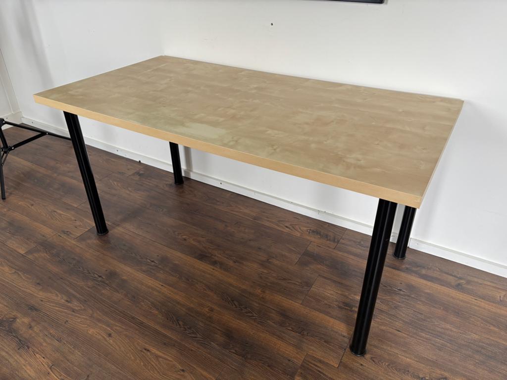 Gratis tafel Ikea Vika Amon, Huis en Inrichting, Tafels | Eettafels, Ophalen of Verzenden, Gebruikt, Rechthoekig, 50 tot 100 cm