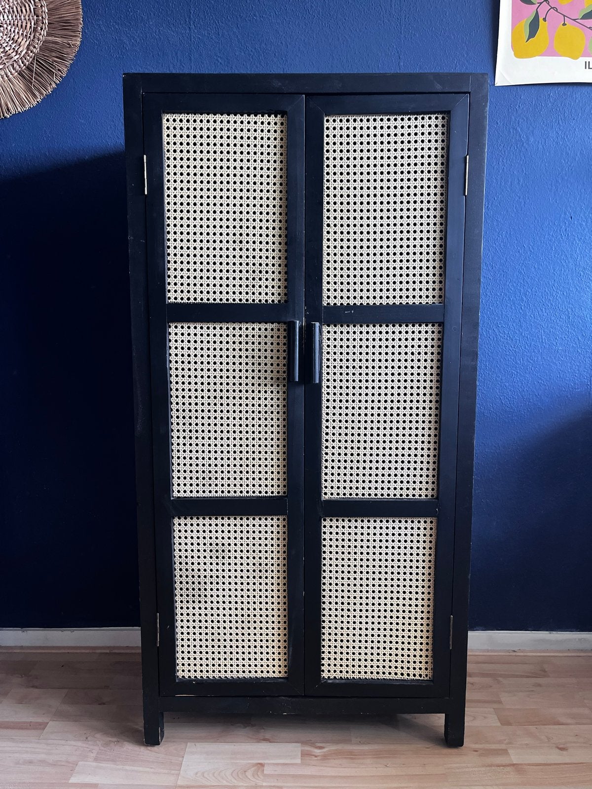 Xenos kast met rotan deuren - Zwart, Ophalen, Gebruikt, 50 tot 100 cm, 150 tot 200 cm