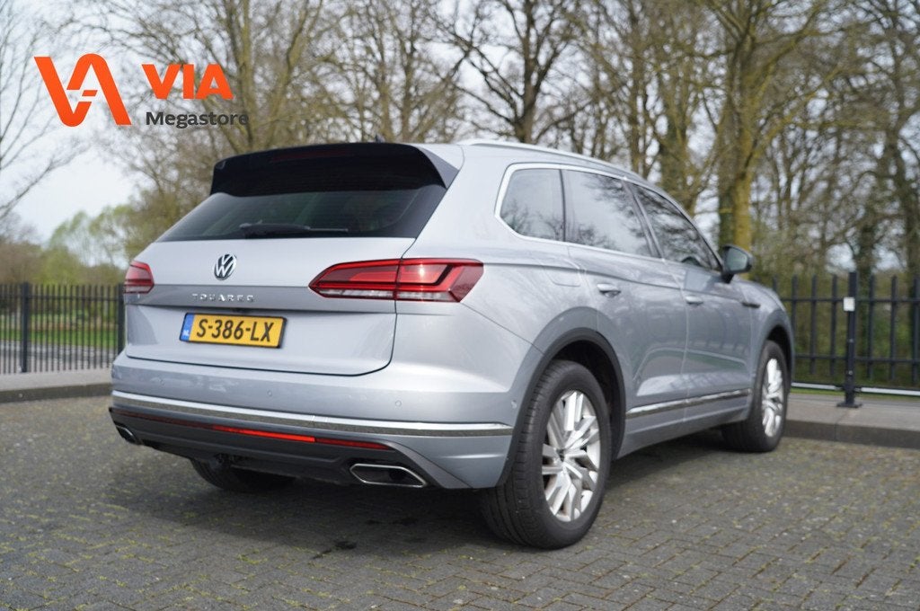 Volkswagen Touareg 3.0 TSi V6 | 4MOTION R-line | Pano | Lede, Auto's, Volkswagen, Gebruikt, 2995 cc, Leder, Bedrijf