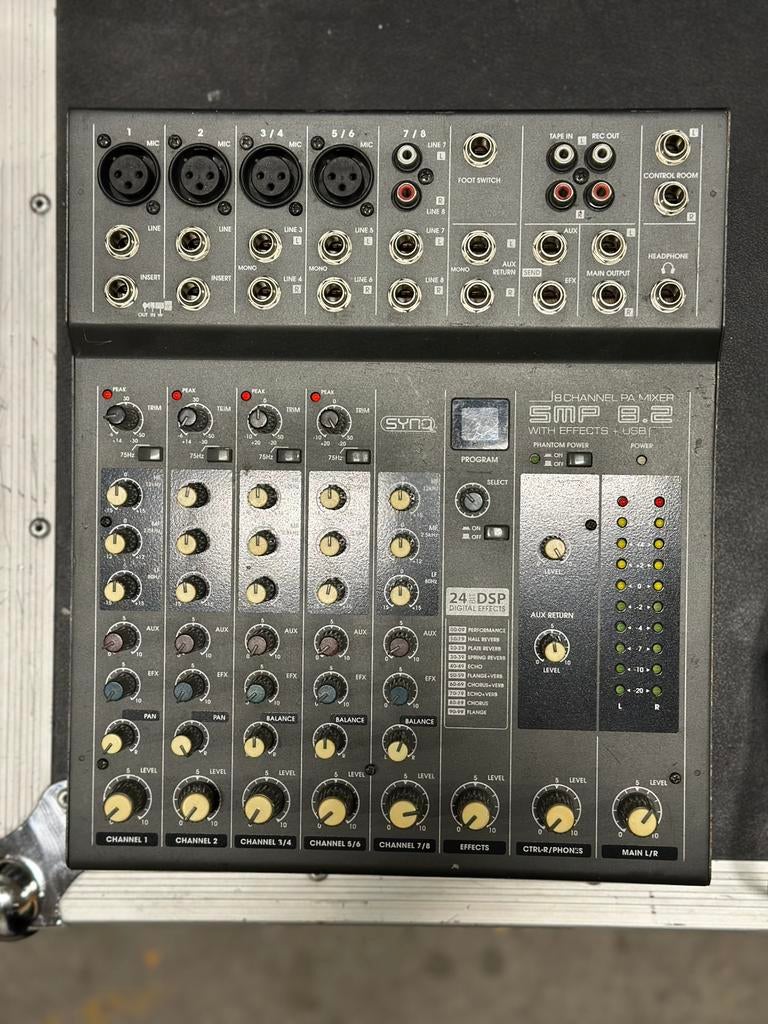 Synq SMP 8.2 pro 8 ch mixer, Muziek en Instrumenten, Gebruikt, Microfooningang, Ophalen of Verzenden, 5 tot 10 kanalen