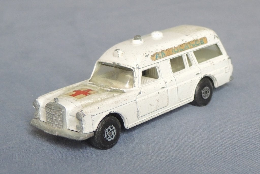 Matchbox K-63 - Mercedes Benz Binz Ambulance, Ophalen of Verzenden, Gebruikt, Overige typen