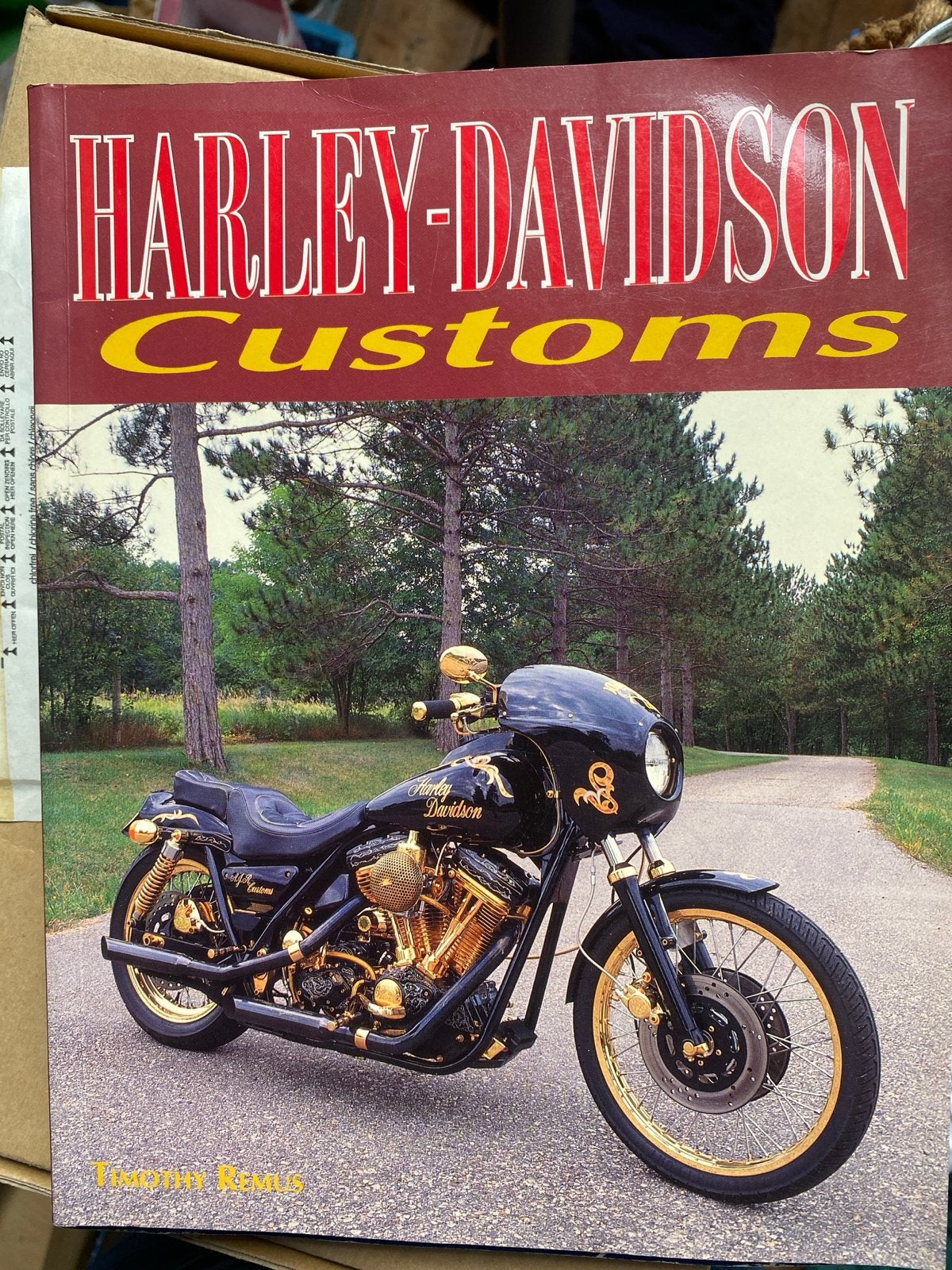 Harley-Davidson Customs Boek - Timothy Remus, Ophalen of Verzenden, Gelezen, Algemeen