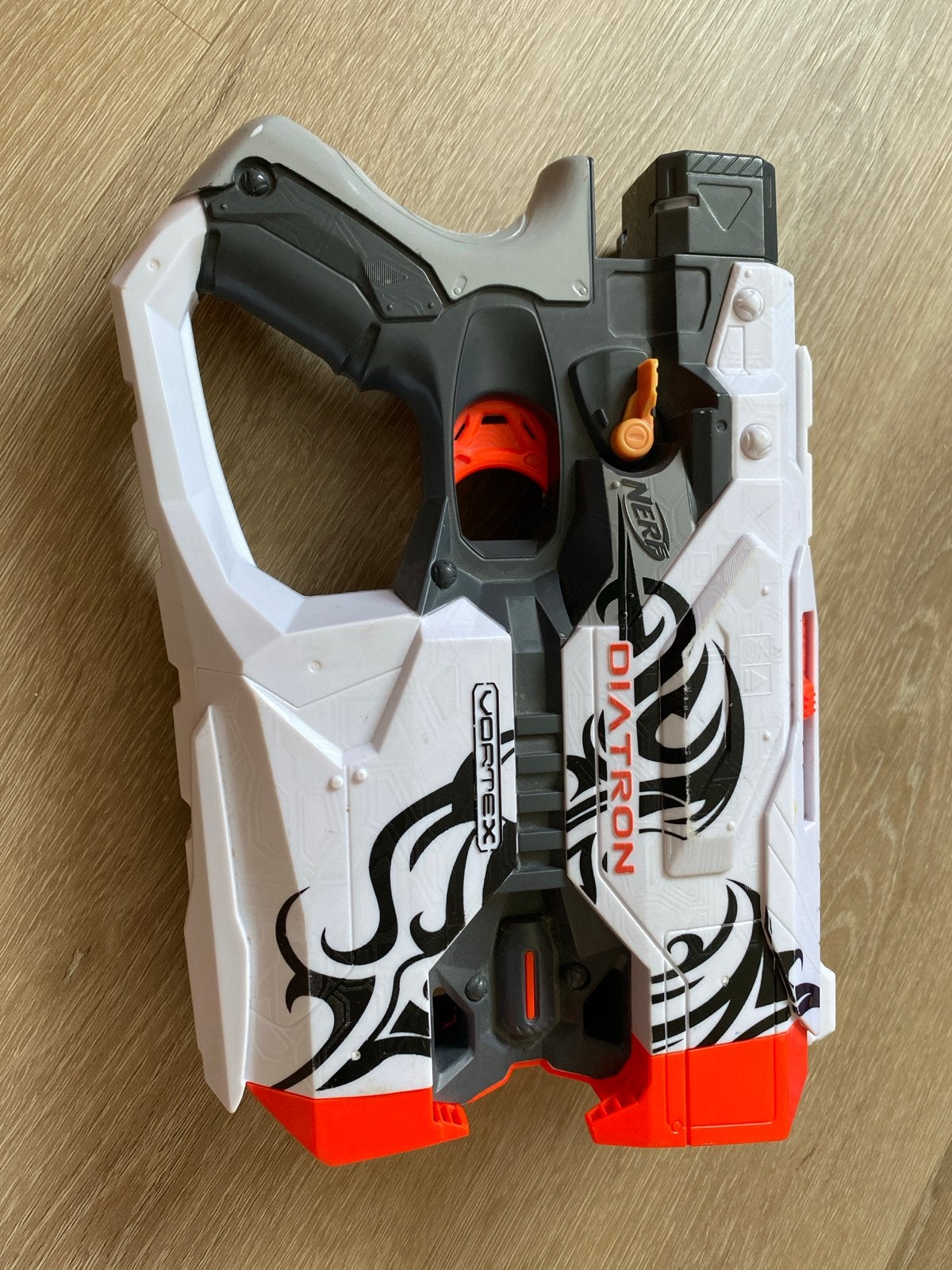 Nerf Vortex Diatron Blaster - Wit/Oranje, Kinderen en Baby's, Ophalen of Verzenden, Gebruikt