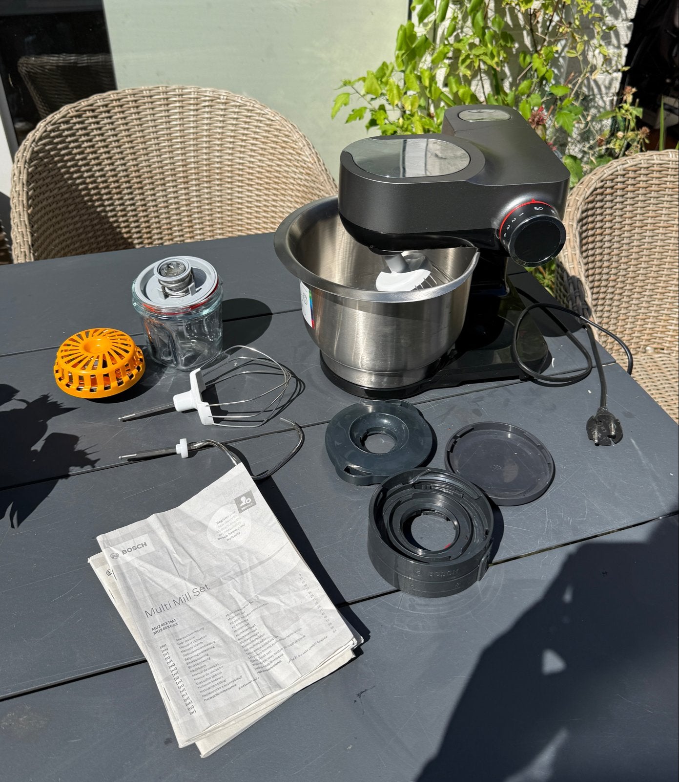 Bosch MUM Serie 2 Keukenmachine - Zwart en Zilver, 3 tot 4 liter, Ophalen of Verzenden, Zo goed als nieuw, 3 snelheden of meer