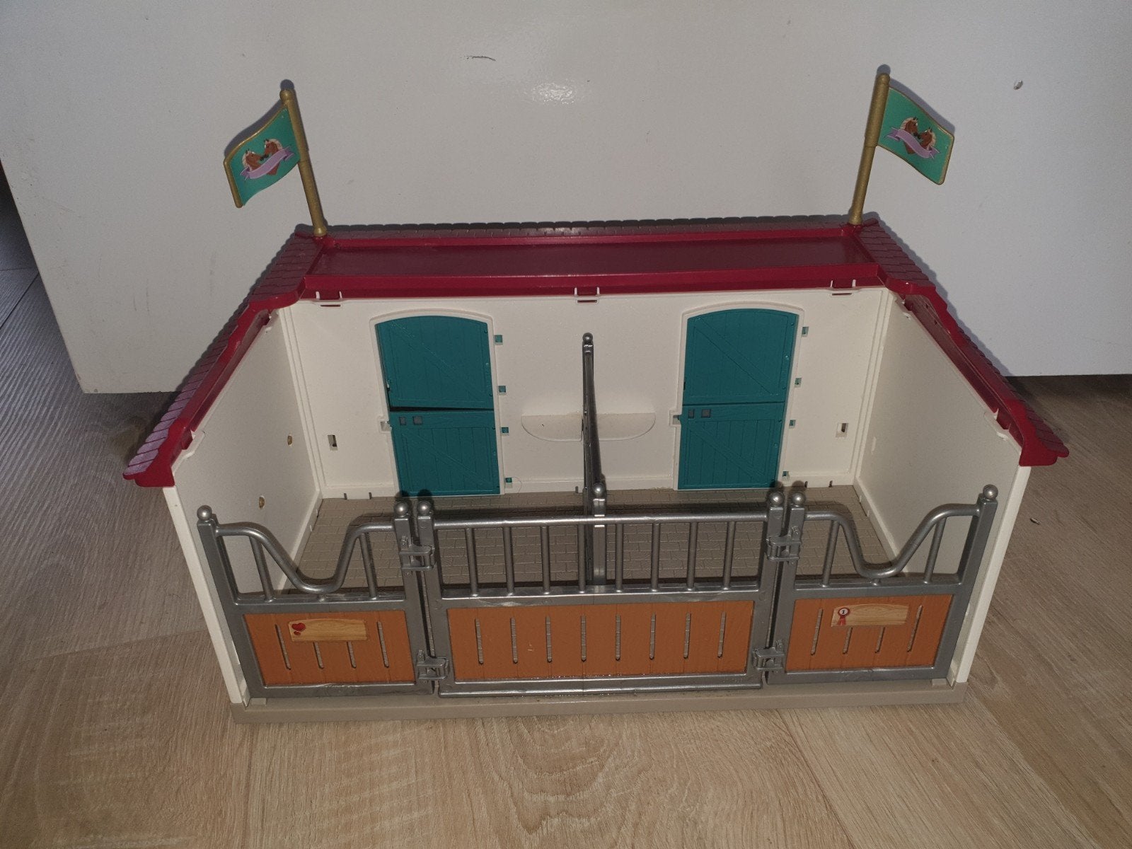 schleich dubbele stallen, Poppenhuis, ., Ophalen of Verzenden, Zo goed als nieuw
