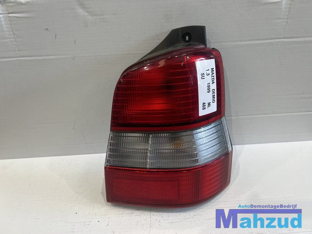 MAZDA DEMIO rechts achterlicht 1996-2003, Auto-onderdelen, Verlichting, Gebruikt, Shinchi, Fuchu-Cho 3-1
730-8670  Hiroshima, Mazda Motor Corporation