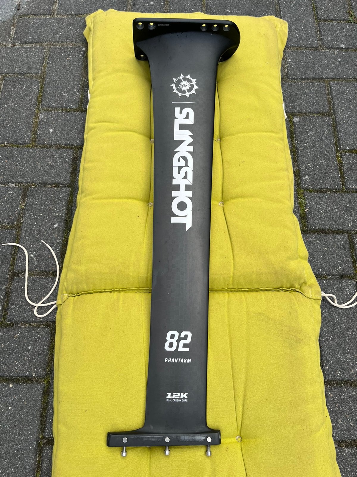 Slingshot Phantasm carbon wingfoil mast 82 cm, Watersport en Boten, Ophalen of Verzenden, Zo goed als nieuw, Wingsurf-onderdelen