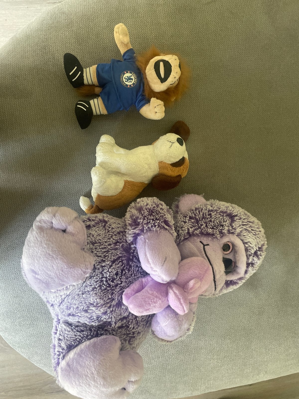 Leuke knuffels: leeuw, hond en paars dier, Kinderen en Baby's, Speelgoed | Knuffels en Pluche, Gebruikt, Overige merken, Overige karakters