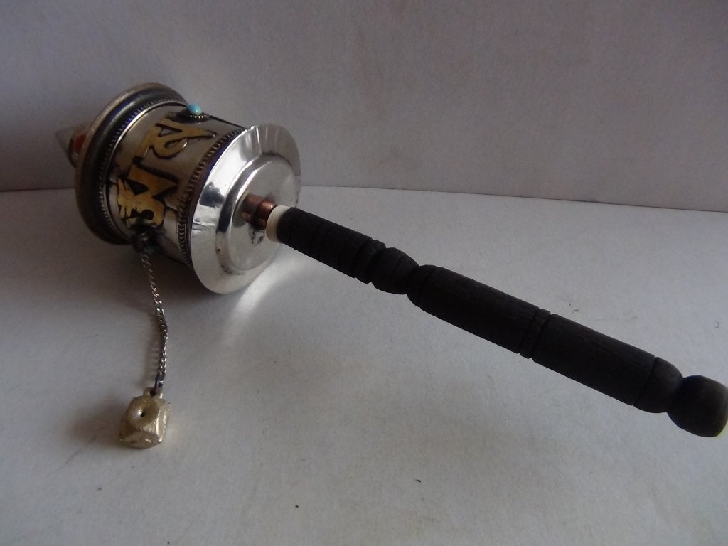 Tibetaanse gebedsmolen religie Boeddishme lengte 22cm L7d, Verzenden, Gebruikt, Kaart of Prent