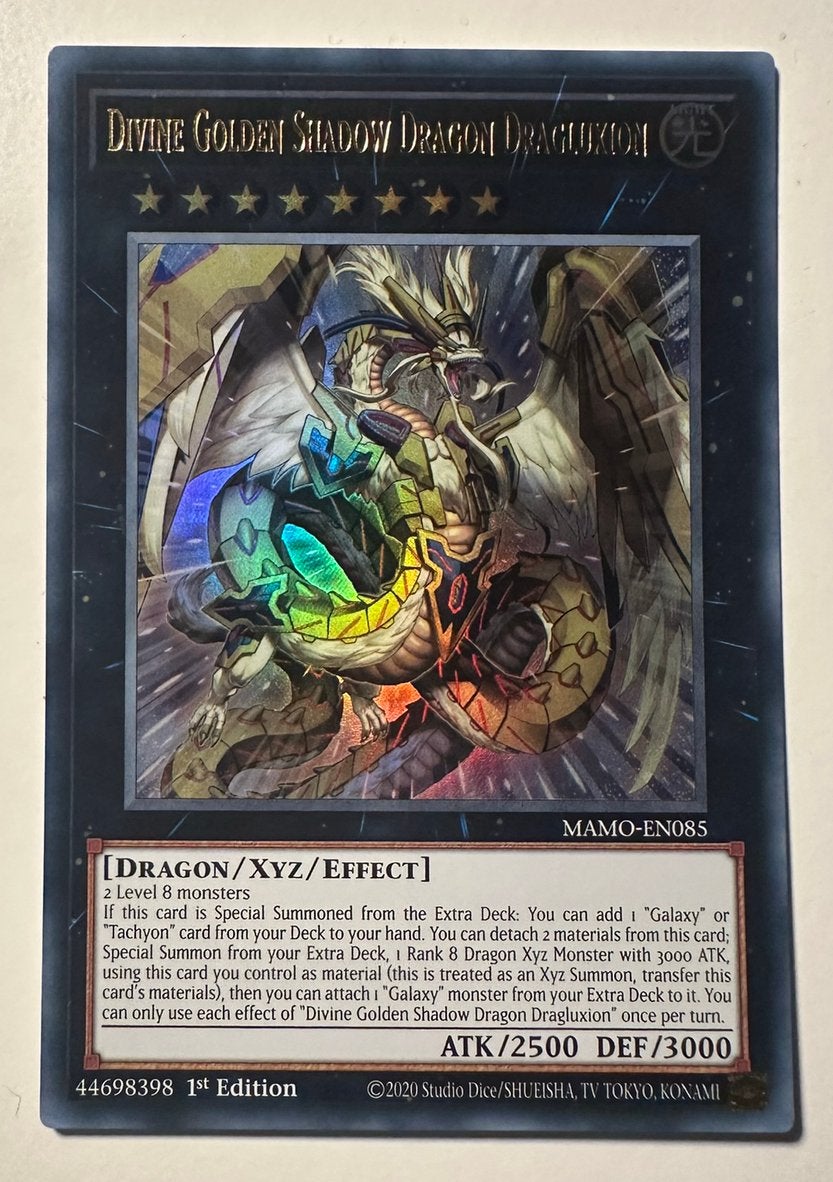 Yu-Gi-Oh! Divine Golden Shadow Dragon Dragluxion, Ophalen of Verzenden, Zo goed als nieuw, Losse kaart, Foil